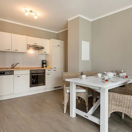 strandnahe FeWo mit Balkon, Residenz Bel Vital Wohnung 02, Binz *