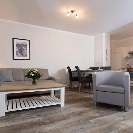 Apartment strandnahe FeWo mit Balkon, Residenz Bel Vital Wohnung 02, Binz